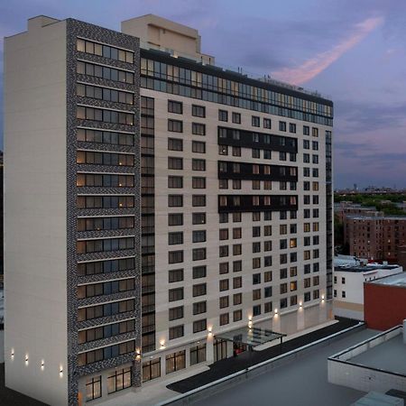 Springhill Suites By Marriott New York Queens Exterior photo